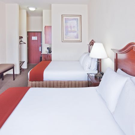 Holiday Inn Express Hotel & Suites Woodward Hwy 270 By Ihg Buitenkant foto