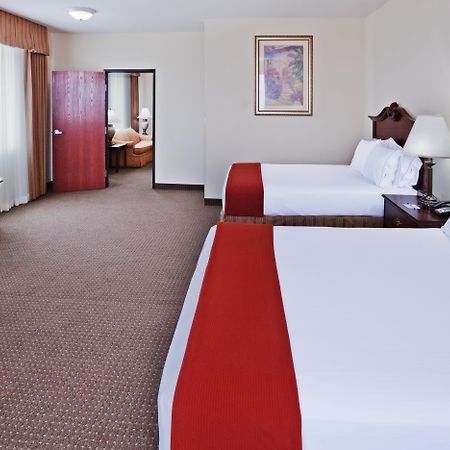 Holiday Inn Express Hotel & Suites Woodward Hwy 270 By Ihg Buitenkant foto
