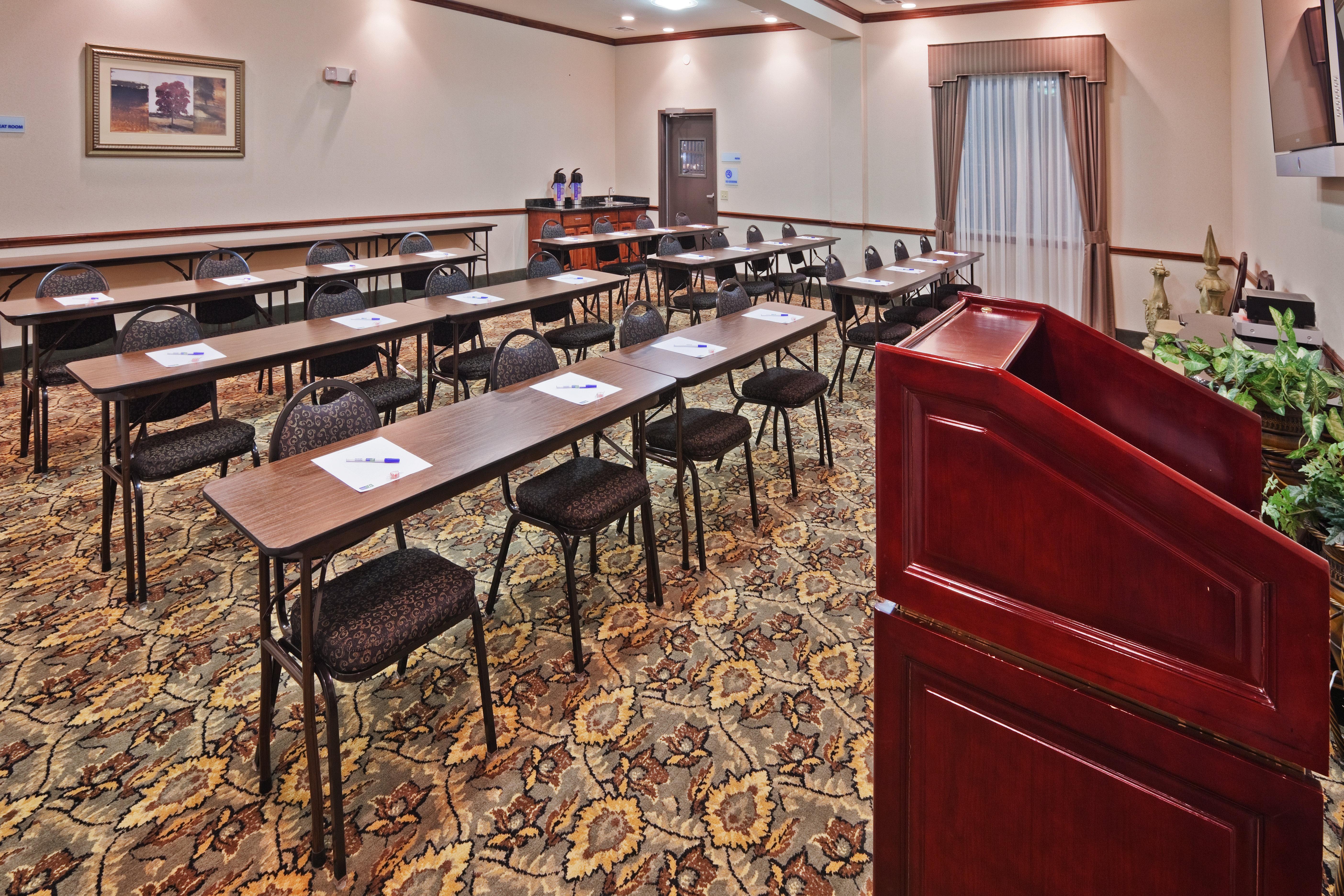 Holiday Inn Express Hotel & Suites Woodward Hwy 270 By Ihg Buitenkant foto
