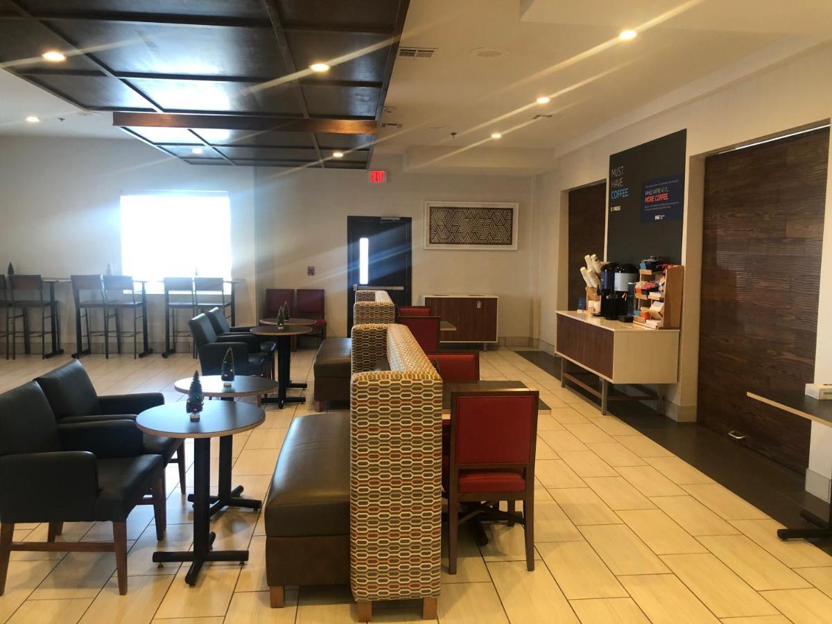 Holiday Inn Express Hotel & Suites Woodward Hwy 270 By Ihg Buitenkant foto