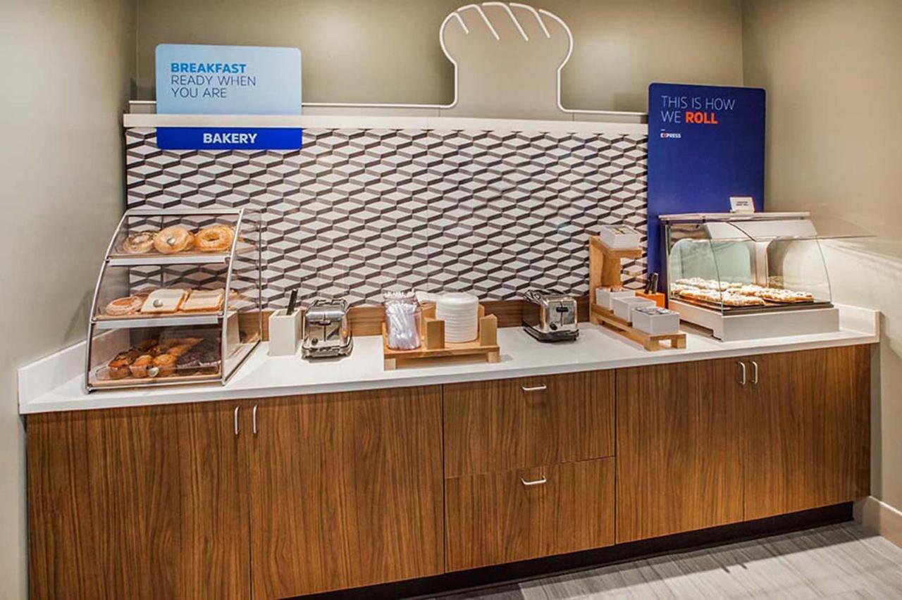 Holiday Inn Express Hotel & Suites Woodward Hwy 270 By Ihg Buitenkant foto